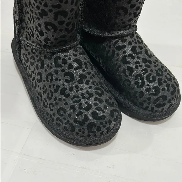 Girls Black Leopard Print Boots used once size 13 Girls GUC
