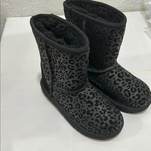 Girls Black Leopard Print Boots used once size 13 Girls GUC