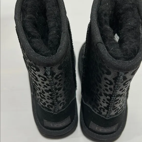 Girls Black Leopard Print Boots used once size 13 Girls GUC