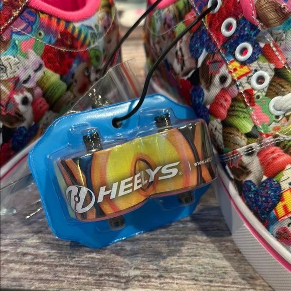 Girls Heelys Little Kid (Sz 8) and Big Kid (Sz 9) Pro 20 Print Sneakers • NWT!