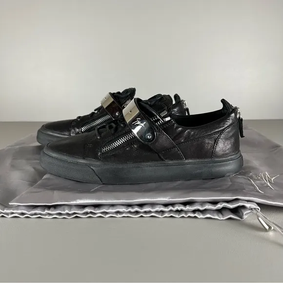 Giuseppe Zanotti Homme Single Clasp Buckle Low Top Black Leather Sneakers
