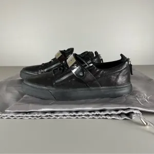 Giuseppe Zanotti Homme Single Clasp Buckle Low Top Black Leather Sneakers