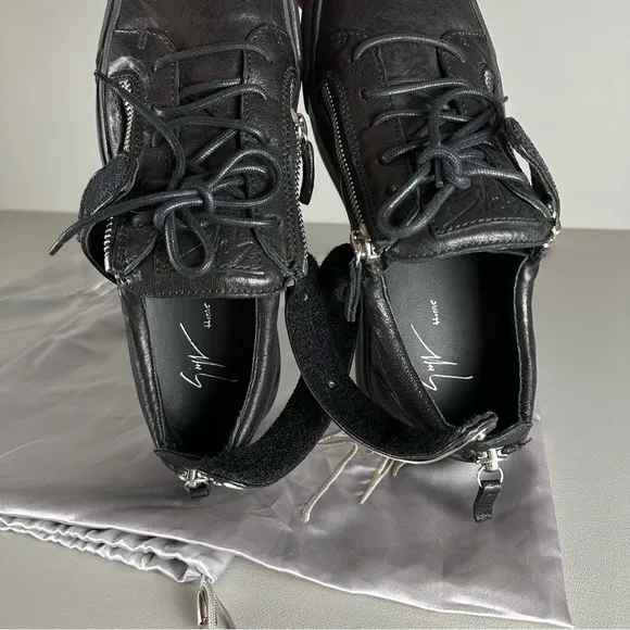 Giuseppe Zanotti Homme Single Clasp Buckle Low Top Black Leather Sneakers