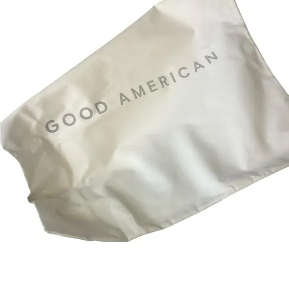 Good‎ American Black Heeled Boots Sleek Design