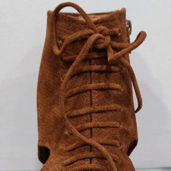 💋GORGEOUS VTG BOHO CHIC💋 Mary Roks Perforated Suede Wedge Bootie in Cognac