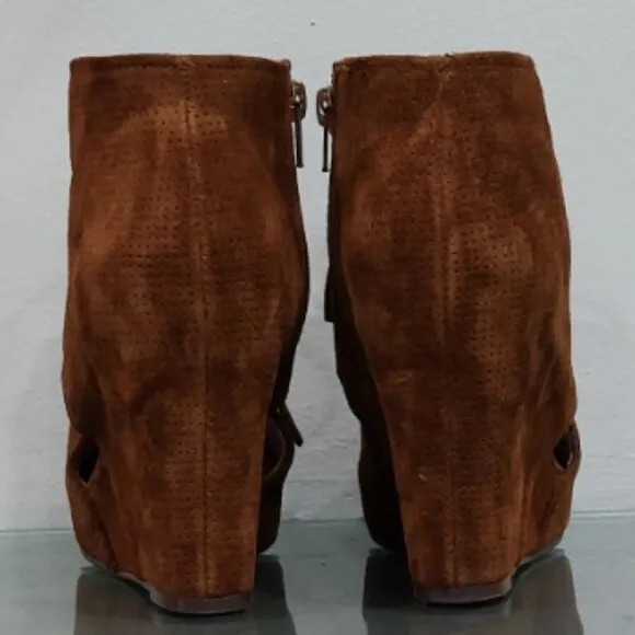 💋GORGEOUS VTG BOHO CHIC💋 Mary Roks Perforated Suede Wedge Bootie in Cognac