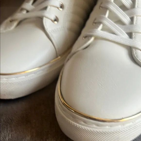 Guess White High-Top Athletic Sneakers with Quilted Design