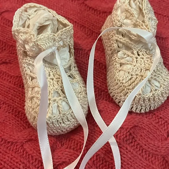 Handmade baby bonnet and shoes
