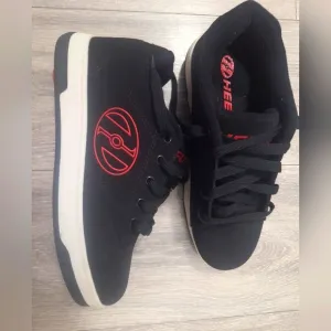 HEELYS Unisex-Child Low-top Trainers- Lightly used - Sz 7