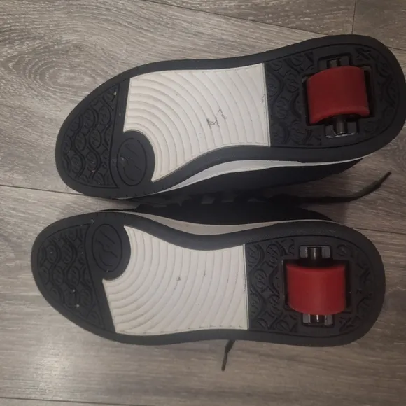 HEELYS Unisex-Child Low-top Trainers- Lightly used - Sz 7