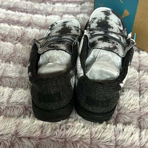Hey Dude Wally youth shoes size 3