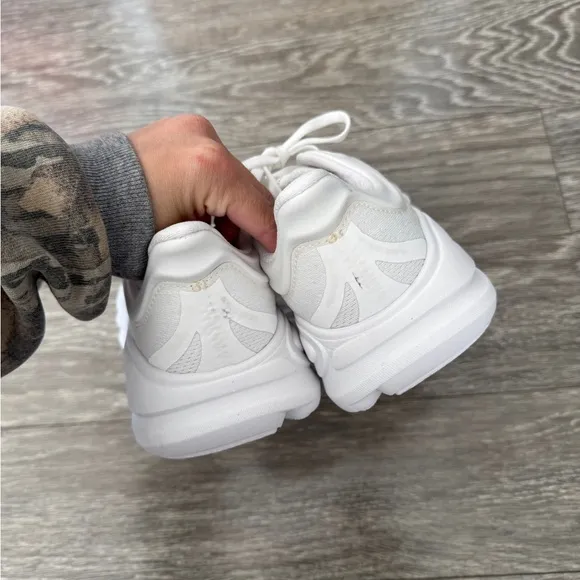 HOKA Bondi 9 White Sneakers 7