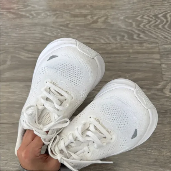HOKA Bondi 9 White Sneakers 7