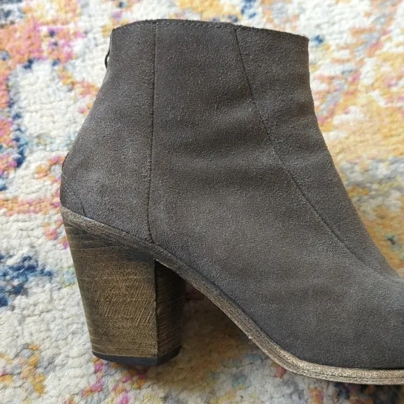 Hoss Intropia Classic Suede Leather Round Toe Block Heel Ankle Booties Gray 38