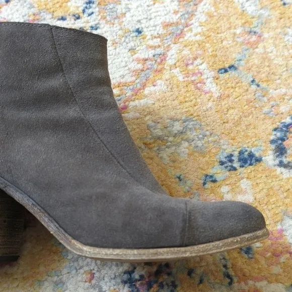 Hoss Intropia Classic Suede Leather Round Toe Block Heel Ankle Booties Gray 38