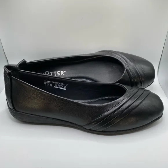 HOTTER London Black Robyn II Leather Casual Slip On Shoes US Size 7 NIB