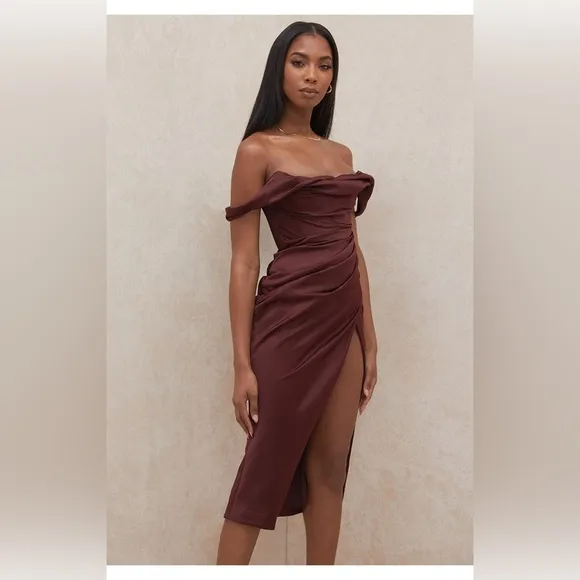 HOUSE OF CB / Rhoda Off the Shoulder Corset Dress brown raisin satin XS