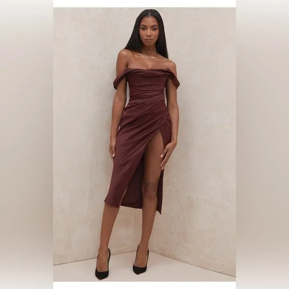 HOUSE OF CB / Rhoda Off the Shoulder Corset Dress brown raisin satin XS