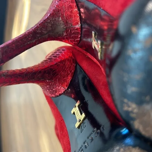 Iceberg vintage red suede slouchy gold stud ankle boots size 37 reptile heel