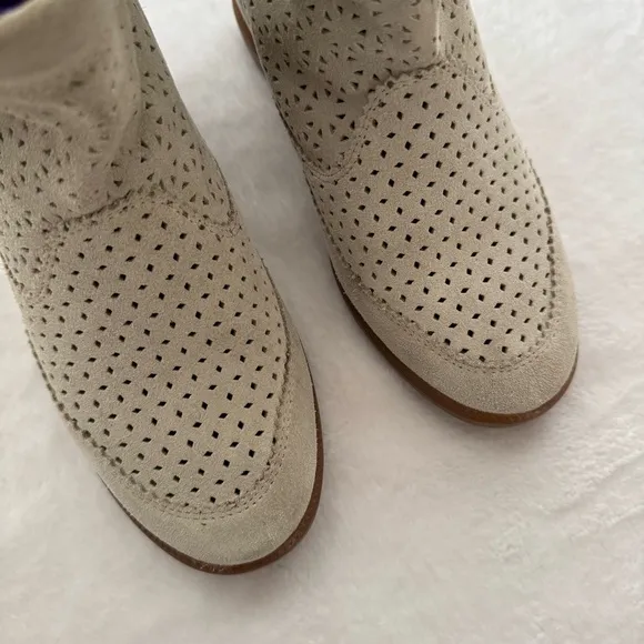 Isabel Marant Basley Cream Perforated Suede Ankle Boots Size 37 Slouchy