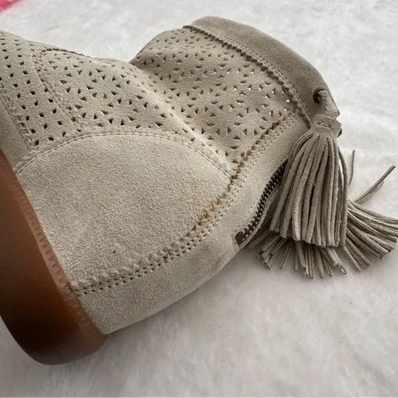 Isabel Marant Basley Cream Perforated Suede Ankle Boots Size 37 Slouchy