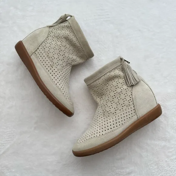 Isabel Marant Basley Cream Perforated Suede Ankle Boots Size 37 Slouchy
