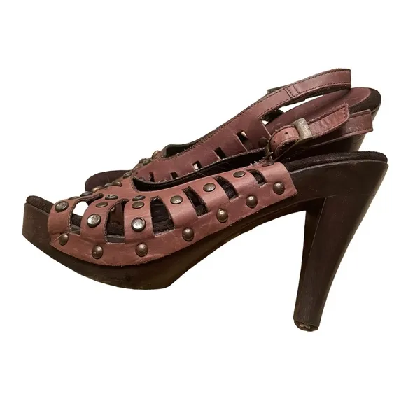 Isabella Fiore Brown Leather Shoes with Studs and rhinestones