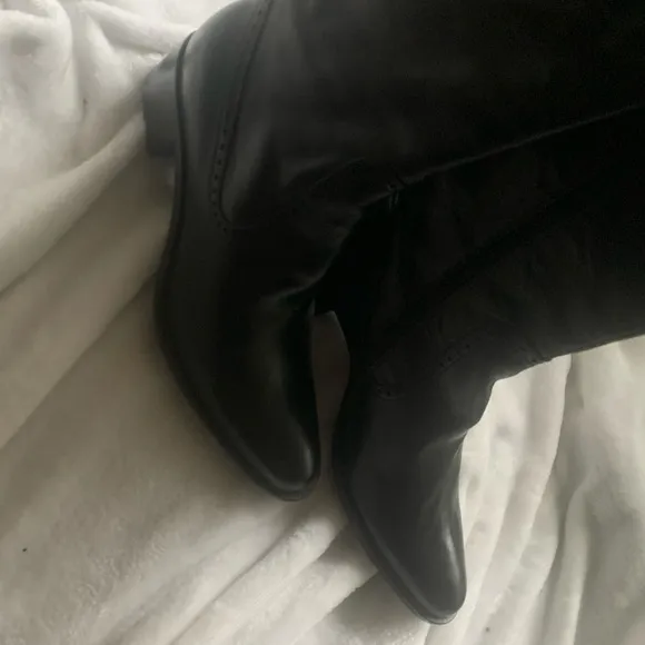 Italian Genuine Leather Riding Boots with Brogue Details by Novita - Size 8 NWT!