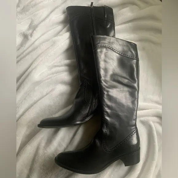 Italian Genuine Leather Riding Boots with Brogue Details by Novita - Size 8 NWT!