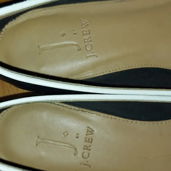 J. Crew Black Pointed Toe Leather Loafers With White Piping Detail Size 8 EUC
