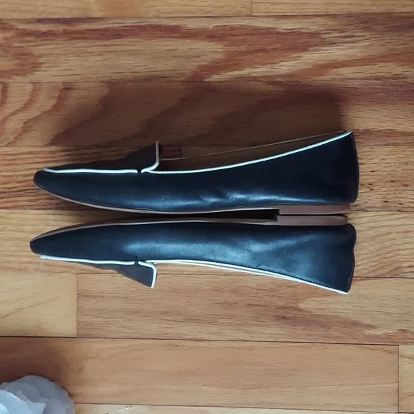 J. Crew Black Pointed Toe Leather Loafers With White Piping Detail Size 8 EUC