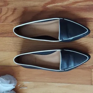 J. Crew Black Pointed Toe Leather Loafers With White Piping Detail Size 8 EUC