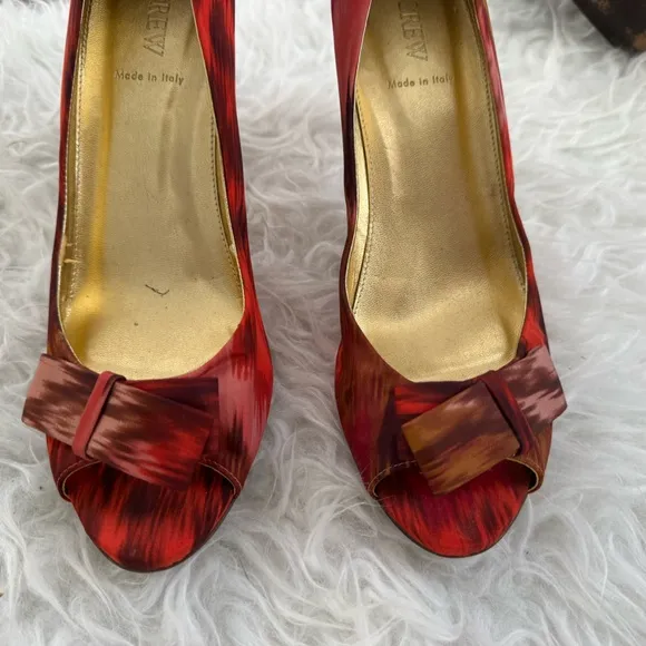 J.CREW peep toe bow heels in orange brown magenta painterly pattern Size 10 rare