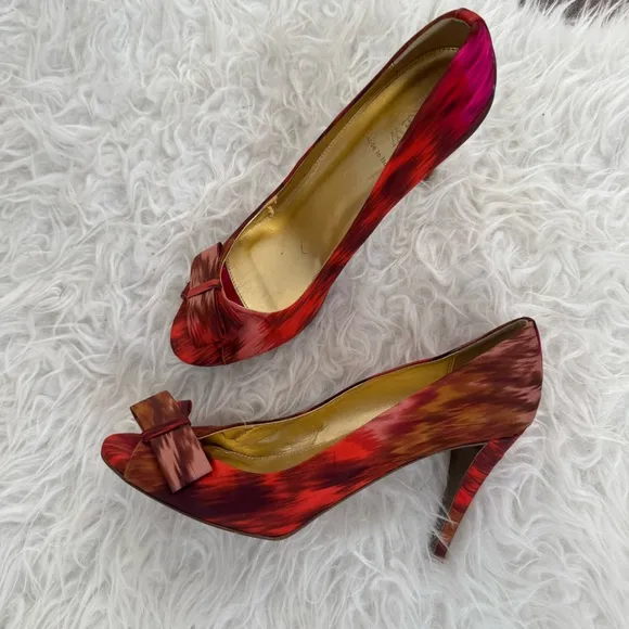 J.CREW peep toe bow heels in orange brown magenta painterly pattern Size 10 rare