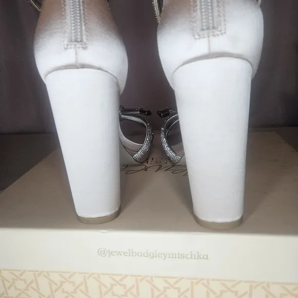 Jewel Badgley Mischka Lexie Knotted Platform Block Heel Champagne