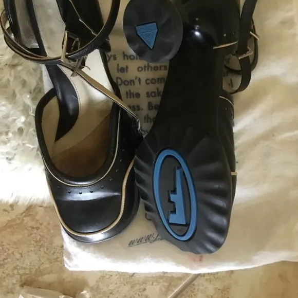 John Fluevog Mini Style shoes size 12W 10M