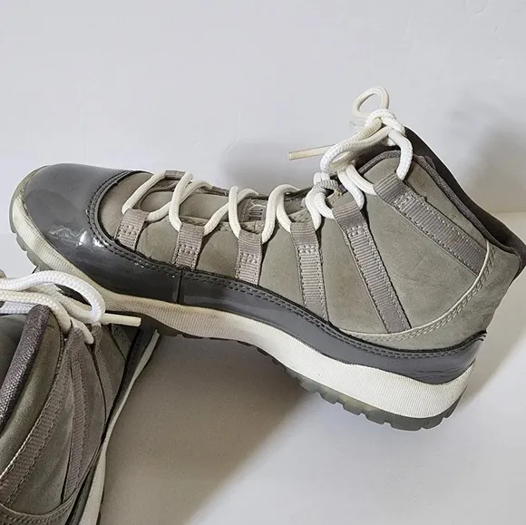 🏀Jordan 11 Retro Boys High Cool Grey Sneakers High Top Grey/White Shoes, sz 3Y