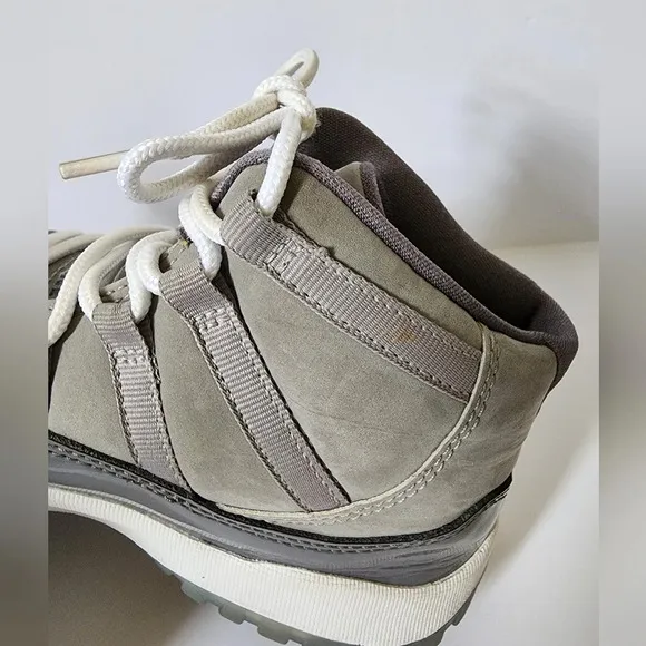 🏀Jordan 11 Retro Boys High Cool Grey Sneakers High Top Grey/White Shoes, sz 3Y