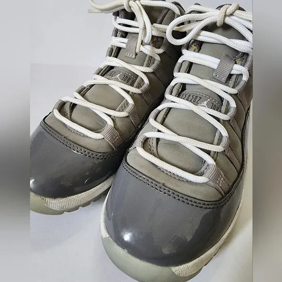 🏀Jordan 11 Retro Boys High Cool Grey Sneakers High Top Grey/White Shoes, sz 3Y