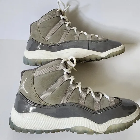 🏀Jordan 11 Retro Boys High Cool Grey Sneakers High Top Grey/White Shoes, sz 3Y
