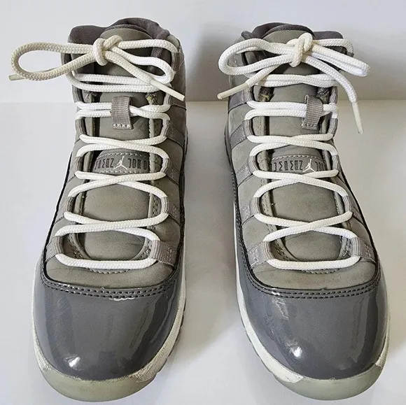 🏀Jordan 11 Retro Boys High Cool Grey Sneakers High Top Grey/White Shoes, sz 3Y