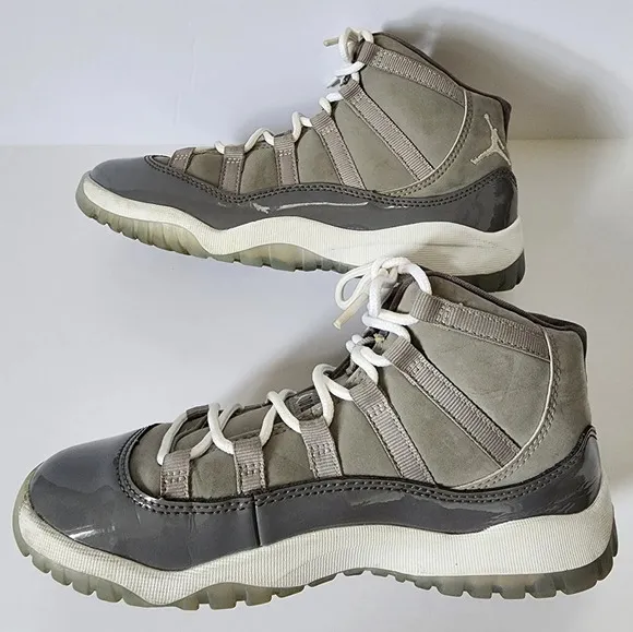 🏀Jordan 11 Retro Boys High Cool Grey Sneakers High Top Grey/White Shoes, sz 3Y