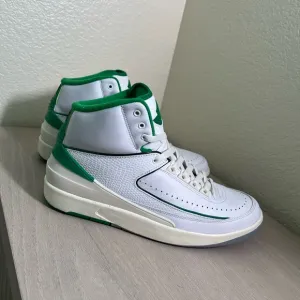 Jordan 2 lucky green
