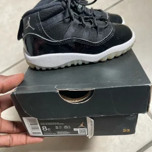 Jordan Black Sneakers Classic High-Top Design