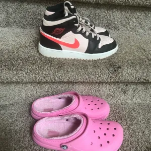 Jordan Black/Pink High-Top Kids Sneakers&amp; Crocs Clogs Lot