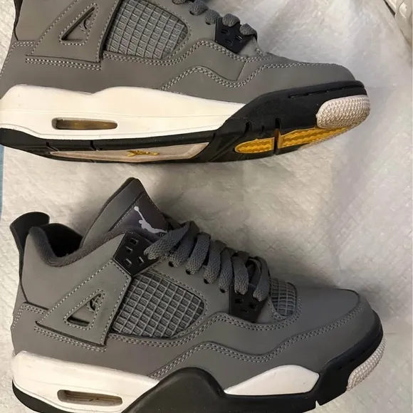 Jordan Gray Sneakers Classic Design