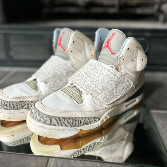 Jordan sons of Mars Gs ‘White Blue Cement’ size : 5y