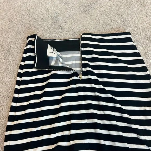 JOSEPH RIBKOFF black white Striped Zip Pencil Skirt Sz 4