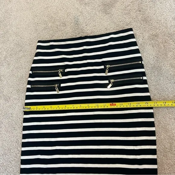 JOSEPH RIBKOFF black white Striped Zip Pencil Skirt Sz 4