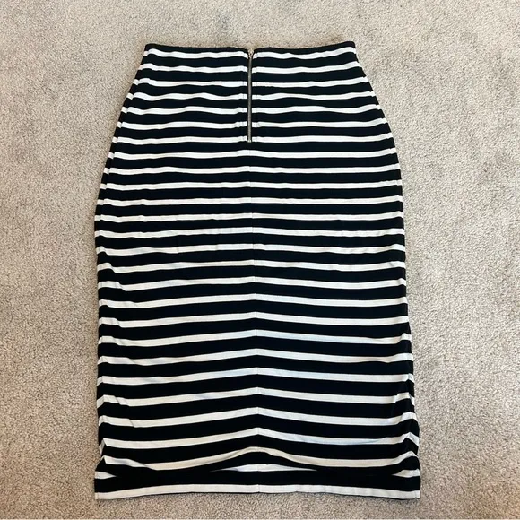 JOSEPH RIBKOFF black white Striped Zip Pencil Skirt Sz 4